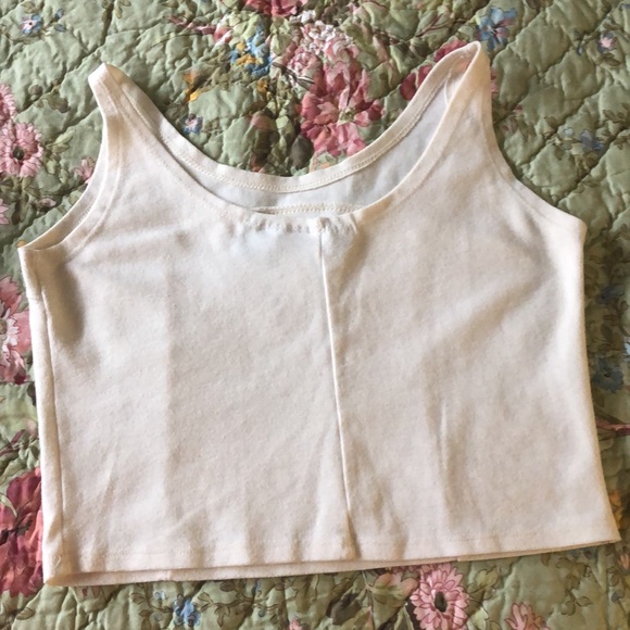 Midriff sleeveless cream/vanilla small top for summer wear or under sheer blouse - Picture 3 of 4